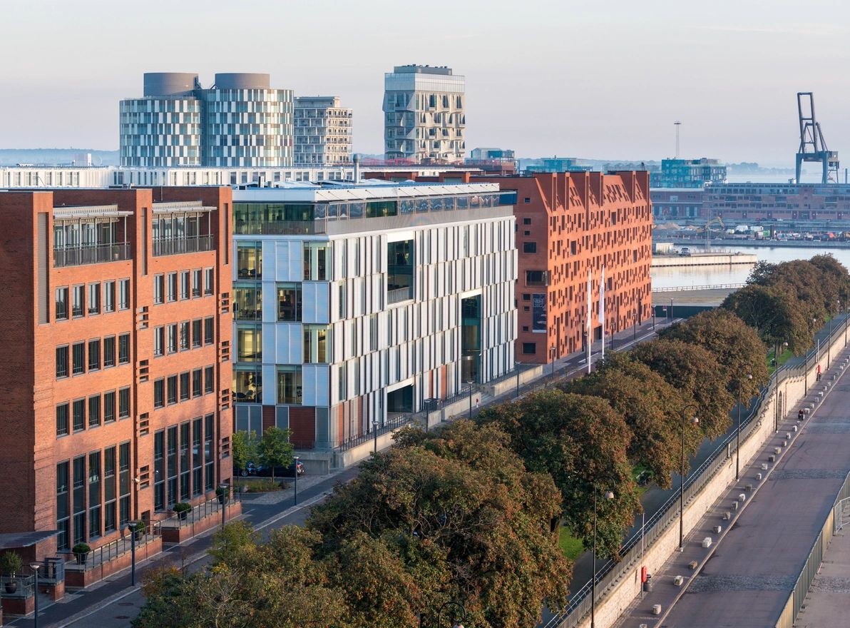 fm=f_wV7GlkB Office building and apartments on Langelinie Pier in the city of Copenhagen in Denmark SSUCv3H4sIAAAAAAAEAJ1V227cIBB9r9R/WPk5Kxljs3Z/JeoDC7NZtDbjAt4kjfbfC3bcYEibKG+ew5lhLsfDy/dvu11x5FaJ4sfuJVjeVn0/WWe4U6g9XN694iCVQ6N4H8CA3eaTwjruJgs2CsF7Pjx7m6y+gmvrUFzGMzrcHGCPkznikwfpX9CAv/0KAzcXcPGJhBGtcnMYG8eR3mWwTg0QoydP6xWPoRG1bGLgN6LmZpOTLx+HkxvJu